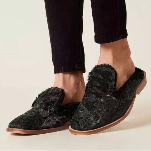 Free People Shoes - Free People Black Fur Lined Mule Slides Shoes